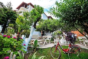 Flower Garden Villa