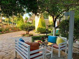 Flower Garden Villa