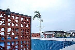 HOTEL LAKE VIEW