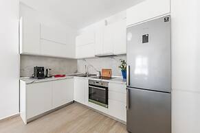 Wave Seaside Apartment