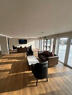 Riverside Hotel