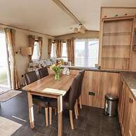 Caravansleeps6-freeparking-quietretreat-nature
