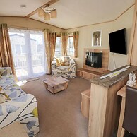 Caravansleeps6-freeparking-quietretreat-nature