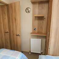 Caravansleeps6-freeparking-quietretreat-nature