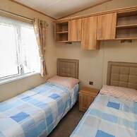 Caravansleeps6-freeparking-quietretreat-nature