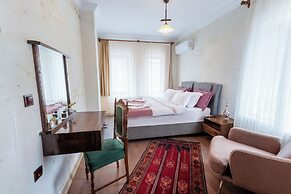 Yellow Stone Suites