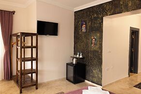 Yellow Stone Suites