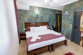Yellow Stone Suites