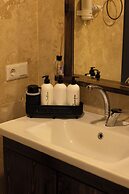 Yellow Stone Suites