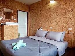 Parinya Hill Homestay & Cafe Koh Larn