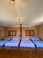 Parinya Hill Homestay & Cafe Koh Larn