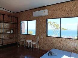 Parinya Hill Homestay & Cafe Koh Larn