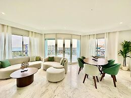 The Lake View Spacious With Amazing Terrace