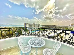 The Lake View Spacious With Amazing Terrace