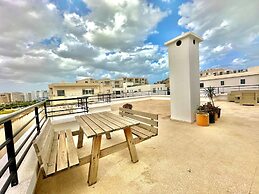 The Lake View Spacious With Amazing Terrace