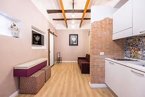 Toledo Warm Renovated Studio