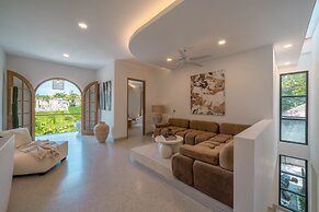 Villa Hawk