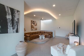 Villa Hawk