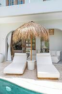 Villa Hawk
