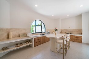 Villa Hawk