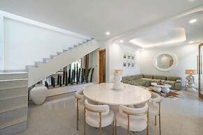 Villa Hawk