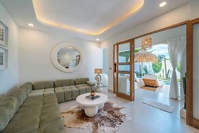 Villa Hawk