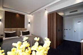 VALIDE RESIDENCE