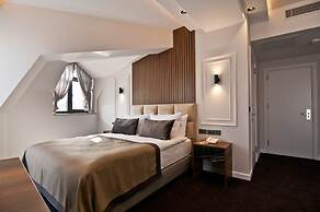 VALIDE RESIDENCE