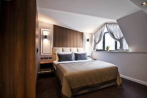 VALIDE RESIDENCE