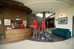 Flag House Resort
