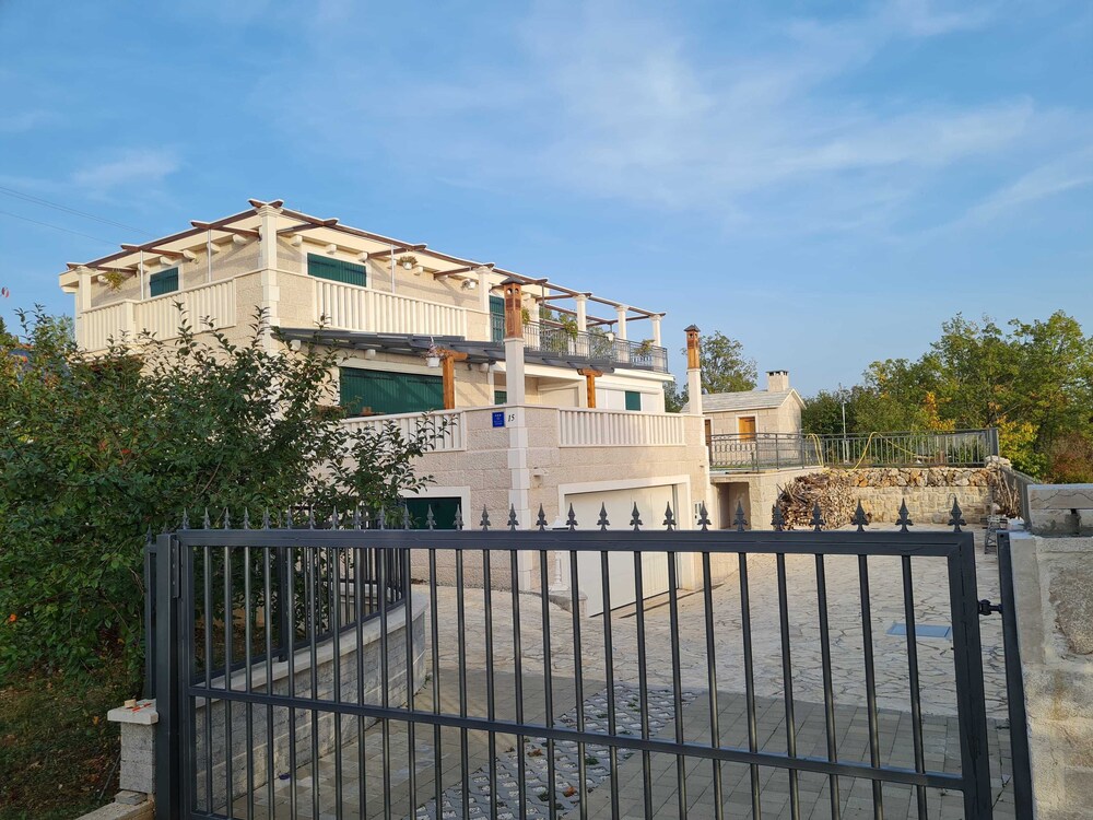 Stone Villa Bosnic