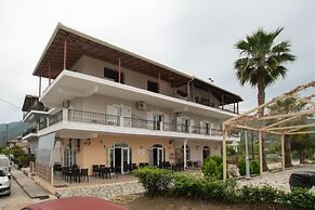 Blue Hug Apartments