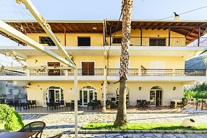 Blue Hug Apartments