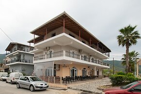Blue Hug Apartments