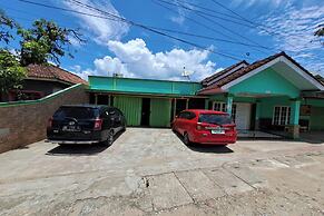 OYO 93814 Amanda Homestay