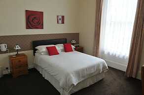 Alister Guest House