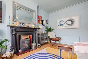 Charming 3BD Oasis 3 Min Walk From Beach Front!