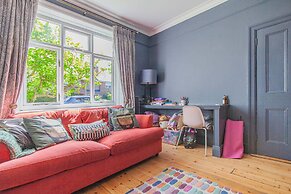 Charming 3BD Oasis 3 Min Walk From Beach Front!