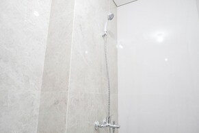 Nice And Elegant Studio At Transpark Cibubur Apartment