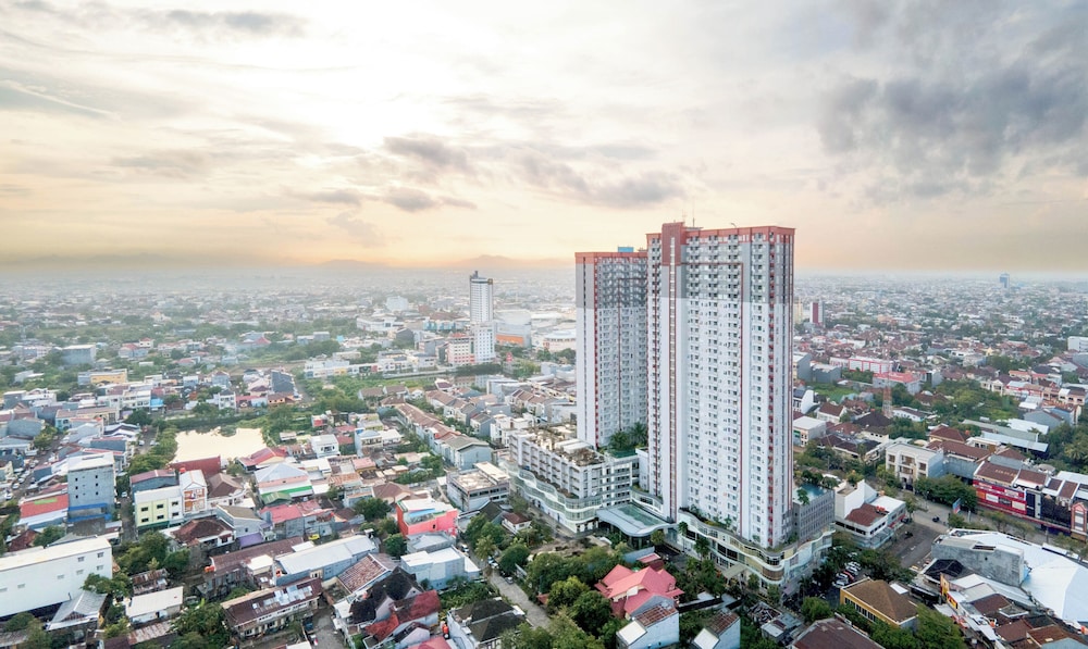 Spacious Studio Room At Vida View Makassar Apartment