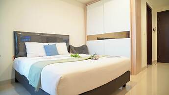 Spacious And Homey Studio At Cleon Park Apartment