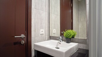 Spacious And Homey Studio At Cleon Park Apartment