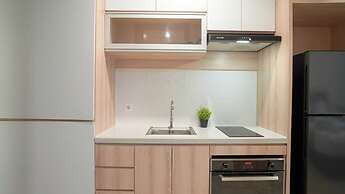 Spacious And Homey Studio At Cleon Park Apartment