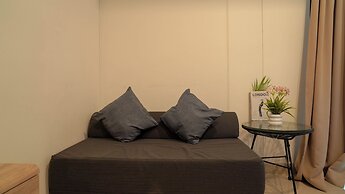 Spacious And Homey Studio At Cleon Park Apartment