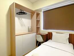Homey 2Br With Work Space At Meikarta Apartment
