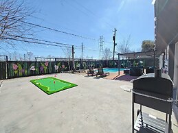 Sageview Cottage 4 BDR w/ Pool, Pet Friendly!