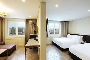 HOTEL THE ONE