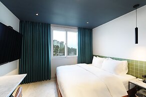 HOTEL THE ONE