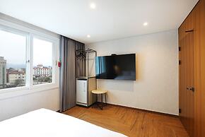 HOTEL THE ONE