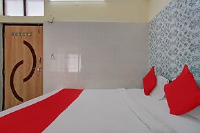 iROOMZ Hotel Sweekar Suites